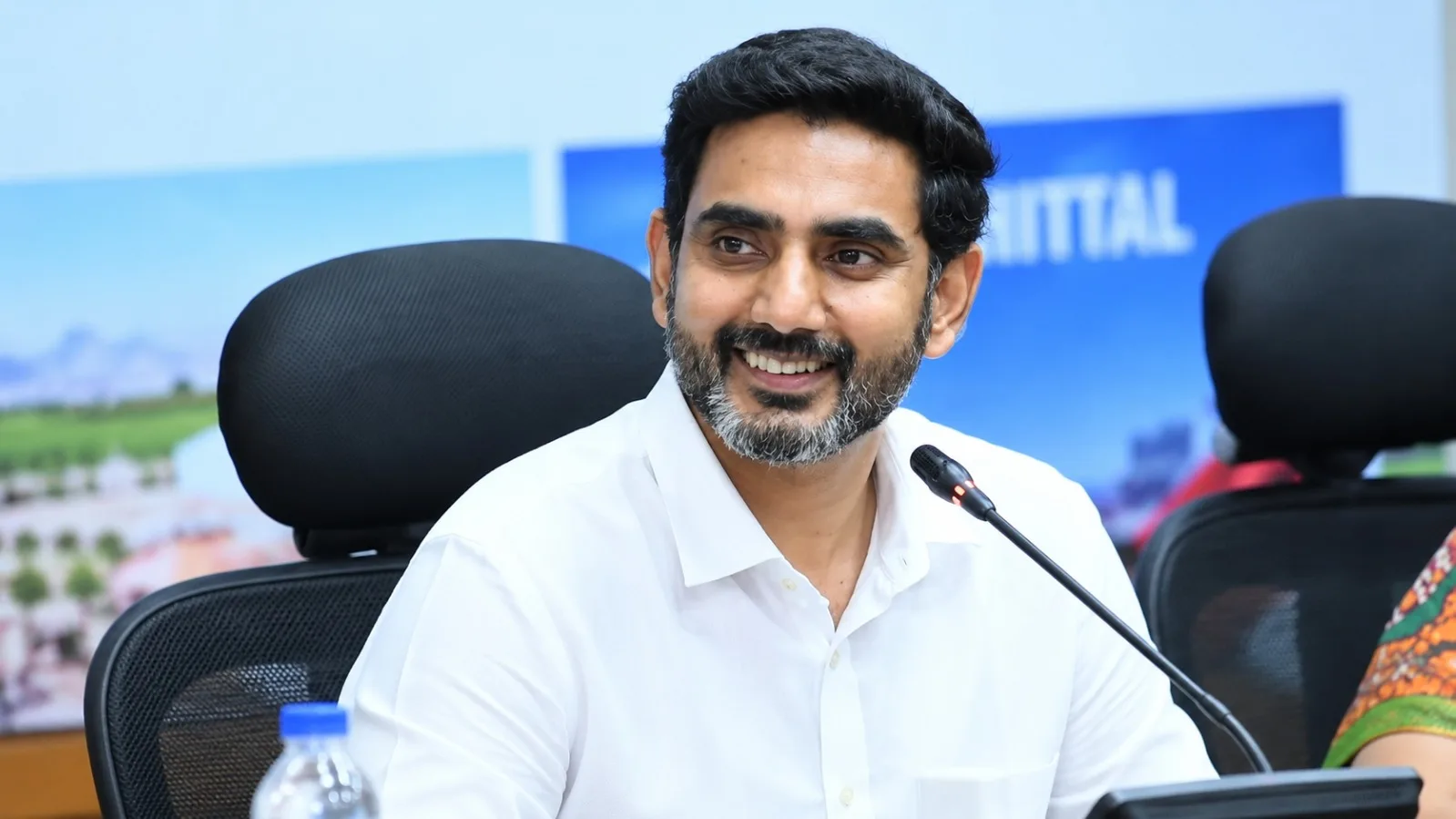 గాంధీజీ చూపిన శాంతి, సత్య మార్గంలో పయనిద్దాం: మంత్రి నారా లోకేశ్
